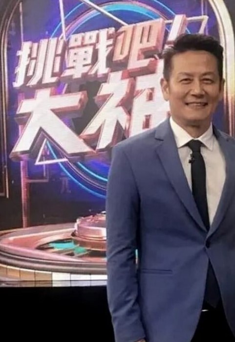 性奴母狗式调教被多位金主爸爸暴力抽插高潮不断 - 鸡鸭放纵海报